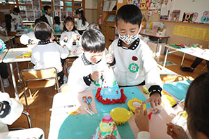 クリスマスの帽子の制作　A