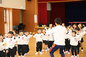 体操教室　ー跳び箱ー　ばら