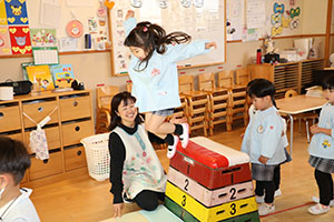 お部屋でサーキット遊び　きりん