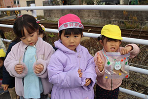 お散歩へでかけました　あひる・ばら