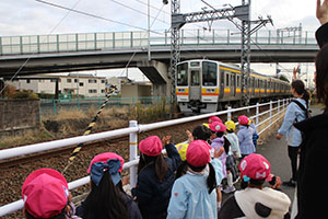 お散歩へでかけました　あひる・ばら