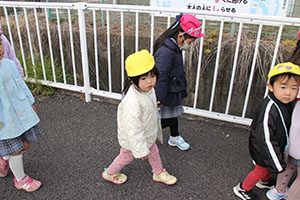 お散歩へでかけました　あひる・ばら