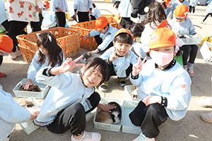 ふれあい動物園　たのしかったね　年長組