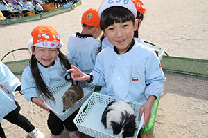 ふれあい動物園　たのしかったね　年長組