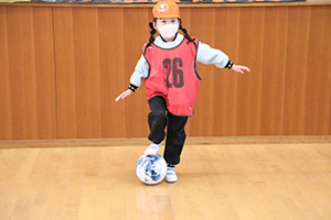 ヴィアティン三重　サッカー教室が開かれました　E・全クラス集合写真