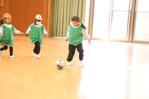 ヴィアティン三重　サッカー教室が開かれました　E・全クラス集合写真