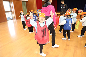 ヴィアティン三重　サッカー教室が開かれました　E・全クラス集合写真