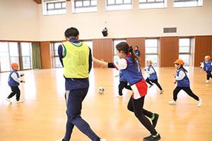 ヴィアティン三重　サッカー教室が開かれました　E・全クラス集合写真