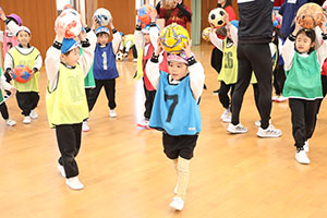 ヴィアティン三重　サッカー教室が開かれました　C・D