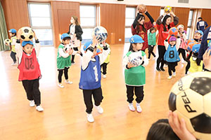 ヴィアティン三重　サッカー教室が開かれました　C・D