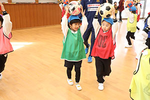 ヴィアティン三重　サッカー教室が開かれました　C・D