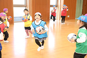 ヴィアティン三重　サッカー教室が開かれました　C・D