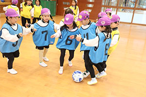 ヴィアティン三重　サッカー教室が開かれました　C・D