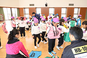 ヴィアティン三重　サッカー教室が開かれました　C・D