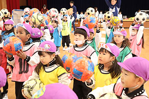 ヴィアティン三重　サッカー教室が開かれました　C・D