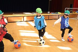 ヴィアティン三重　サッカー教室が開かれました　A・B