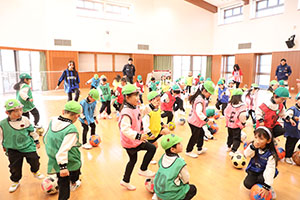 ヴィアティン三重　サッカー教室が開かれました　A・B