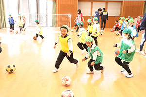 ヴィアティン三重　サッカー教室が開かれました　A・B