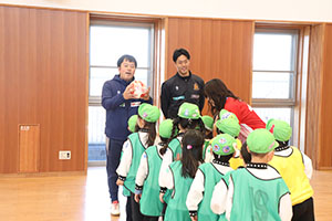 ヴィアティン三重　サッカー教室が開かれました　A・B