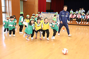 ヴィアティン三重　サッカー教室が開かれました　A・B