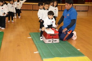 体操教室 　ー跳び箱ー　こあら