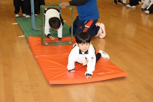 体操教室 　ー跳び箱ー　きりん