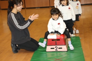 体操教室 　ー跳び箱ー　きりん