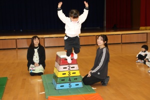 体操教室 　ー跳び箱ー　きりん