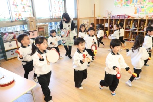 楽器で遊びました🎵　きりん