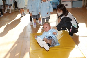 前回り（でんぐり返し）　頑張ったね！　りす