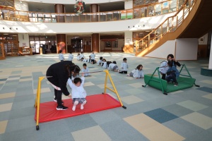 鉄棒頑張っています　こあら