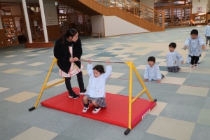 鉄棒頑張っています　こあら