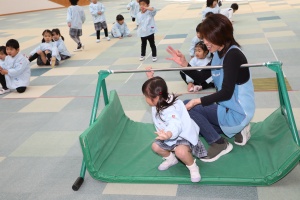 鉄棒頑張っています　こあら