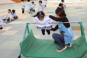 鉄棒頑張っています　こあら