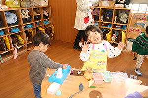 朝の自由遊び　ぺんぎん