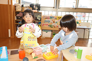 朝の自由遊び　ぺんぎん