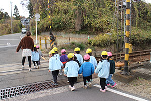 お散歩へでかけました　ひよこ・ひまわり