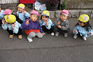 お散歩へでかけました　ひよこ・ひまわり