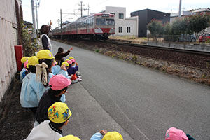 お散歩へでかけました　ひよこ・ひまわり