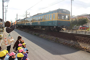 お散歩へでかけました　ひよこ・ひまわり