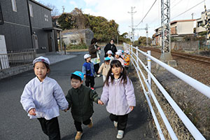 お散歩へでかけました　ぺんぎん・たんぽぽ