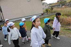 お散歩へでかけました　ぺんぎん・たんぽぽ