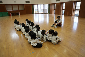 体操教室 　ー跳び箱ー　ことり