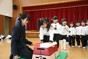 体操教室 　ー跳び箱ー　ことり