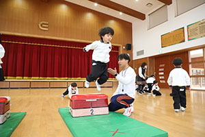 体操教室 　ー跳び箱ー　りす