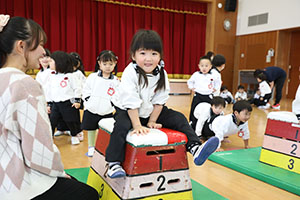 体操教室 　ー跳び箱ー　りす