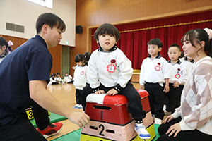 体操教室 　ー跳び箱ー　りす