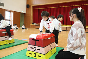 体操教室 　ー跳び箱ー　りす