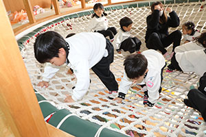ネット遊具で遊びました　うさぎ