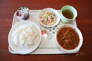 ネット遊具で遊びました　うさぎ